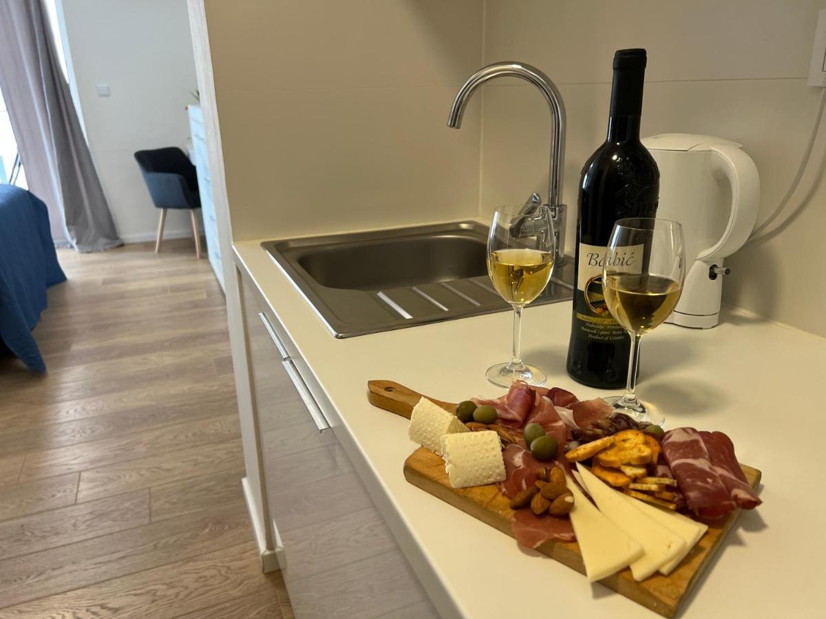 Studio Apartment Marina Mel Novi Vinodolski Bagian luar foto