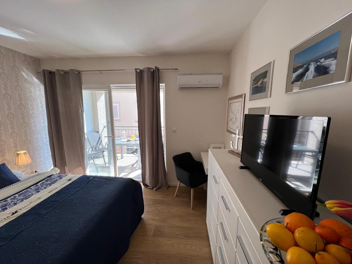 Studio Apartment Marina Mel Novi Vinodolski Bagian luar foto