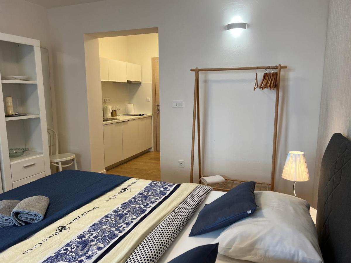 Studio Apartment Marina Mel Novi Vinodolski Bagian luar foto