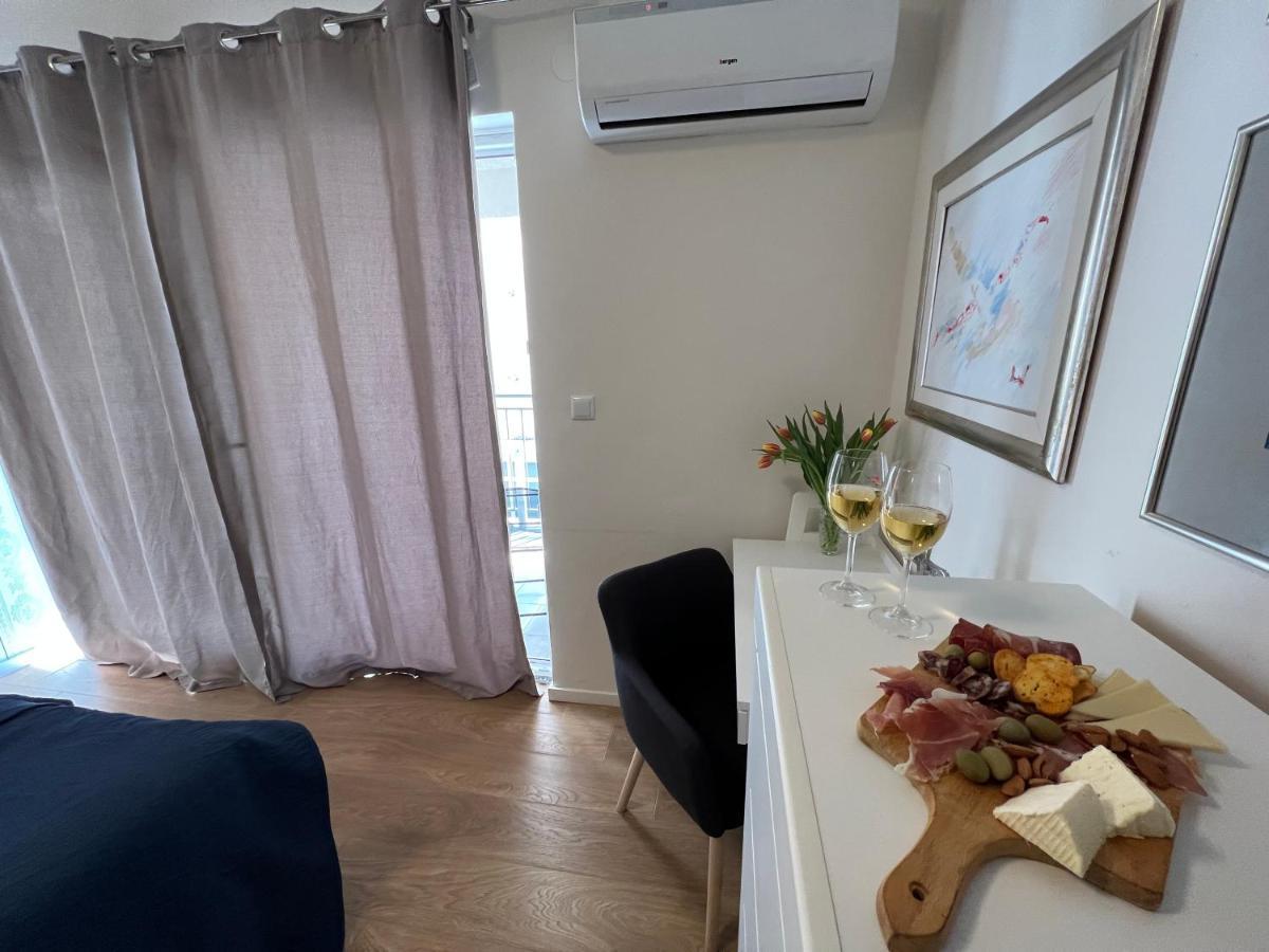 Studio Apartment Marina Mel Novi Vinodolski Bagian luar foto