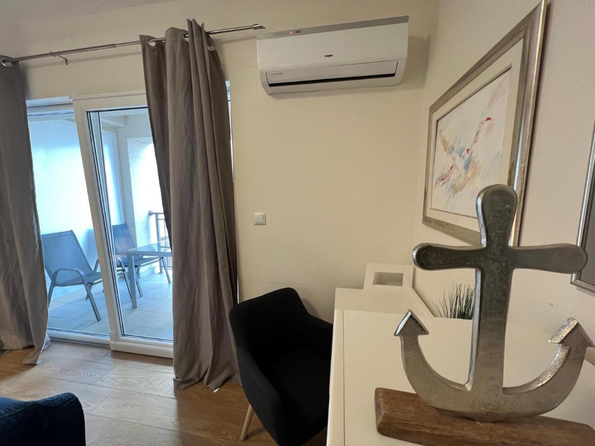 Studio Apartment Marina Mel Novi Vinodolski Bagian luar foto
