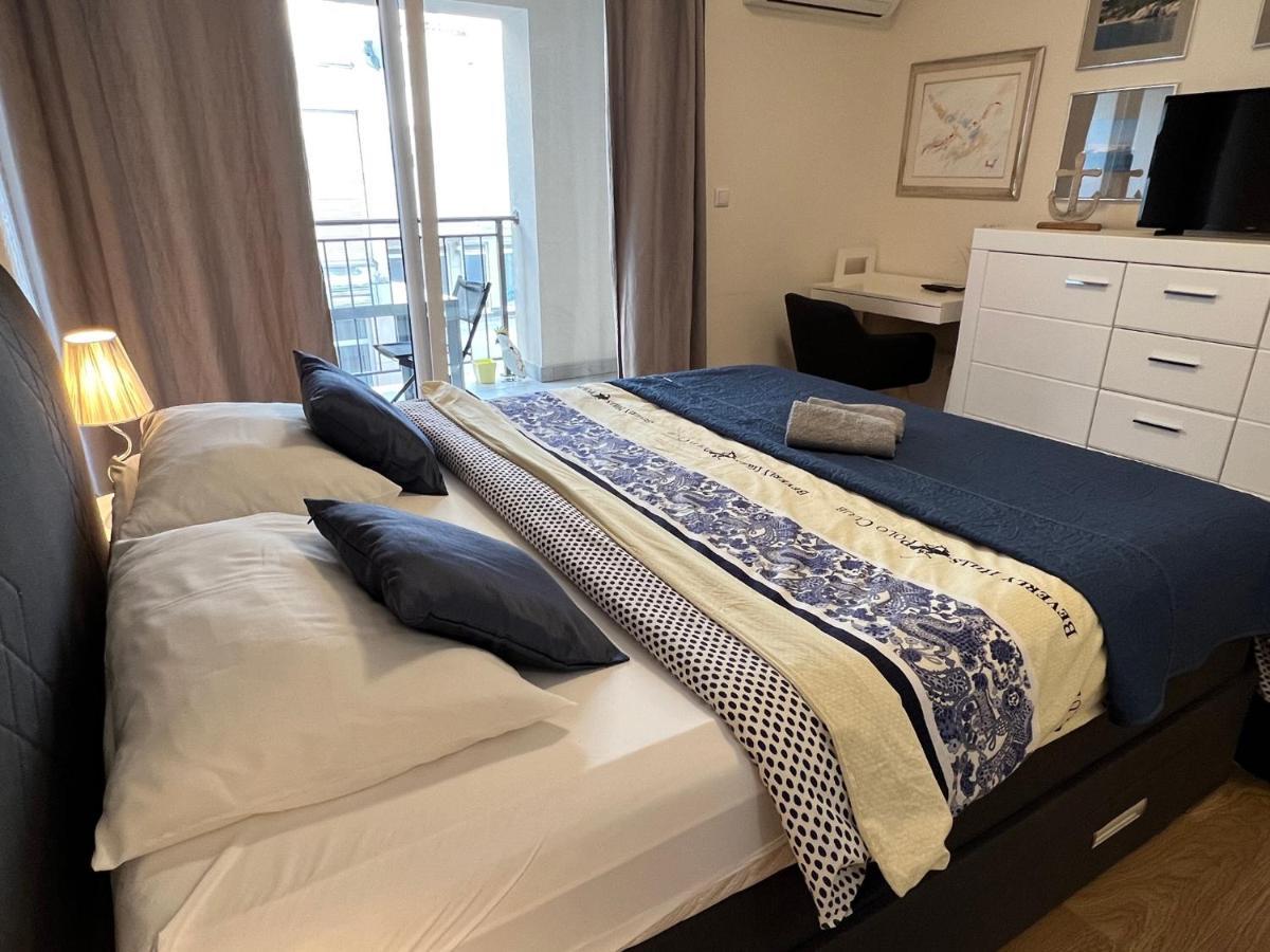 Studio Apartment Marina Mel Novi Vinodolski Bagian luar foto