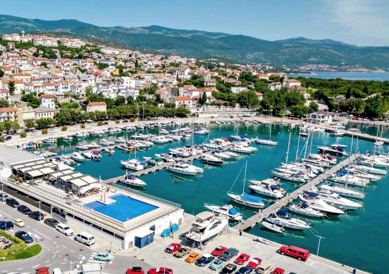 Studio Apartment Marina Mel Novi Vinodolski Bagian luar foto